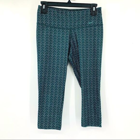 Nike‎ Capri Length Leggings Size Small - Picture 1 of 4
